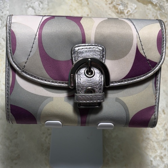 Coach Stylish Multicolor bi-fold wallet - Picture 1 of 16